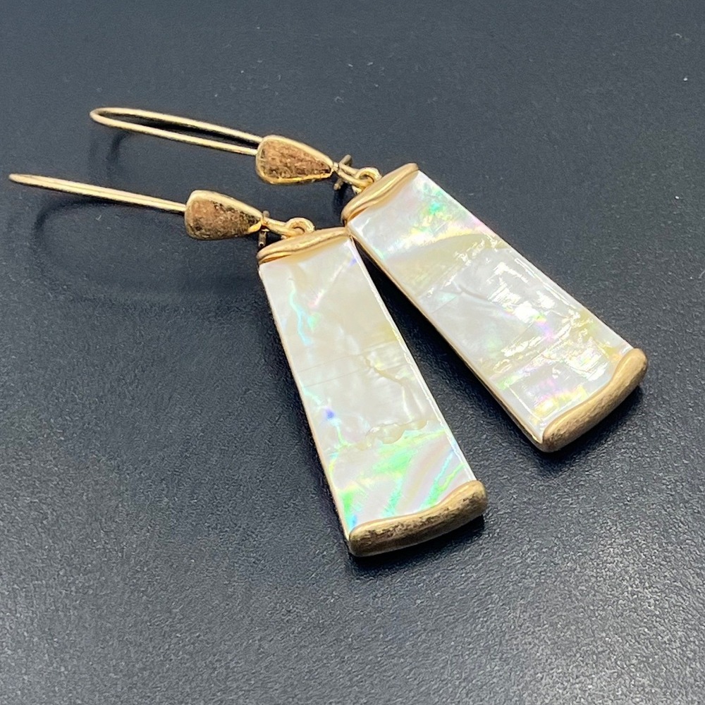 Robert Lee Morris RLM Soho Designer Vintage Gold Tone Long Pearl Dangle Earrings